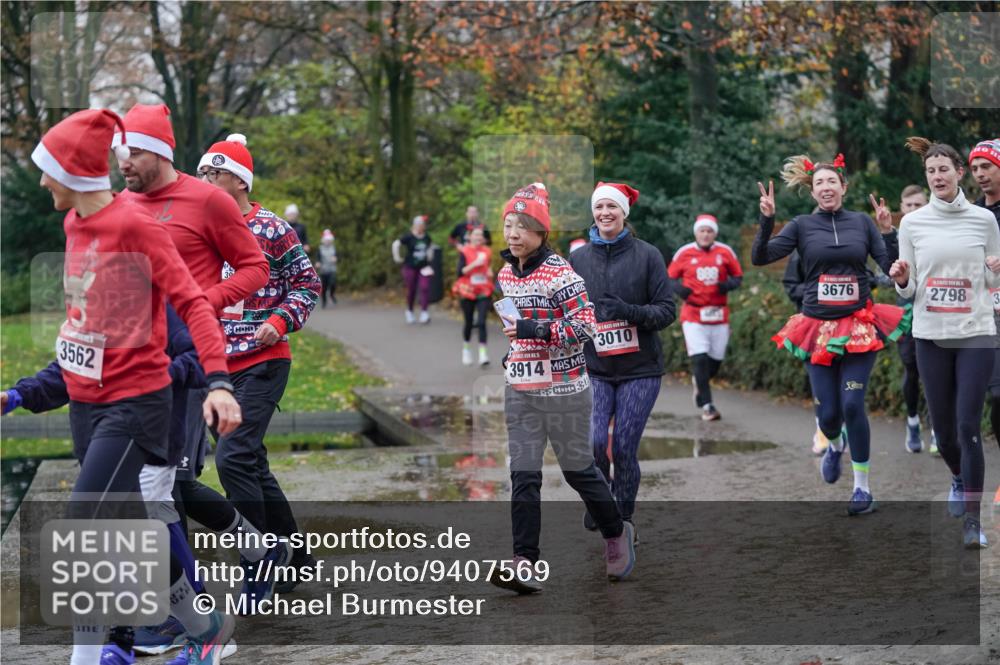 07.12.2025 - St. Pauli X-Mass-Run No. 15 Michael Burmester http://msf.ph/oto/9407569 07.12.2025 11:25:00 Laufen 3562, 3914, 3010, 3676, 2798 meine-sportfotos.de