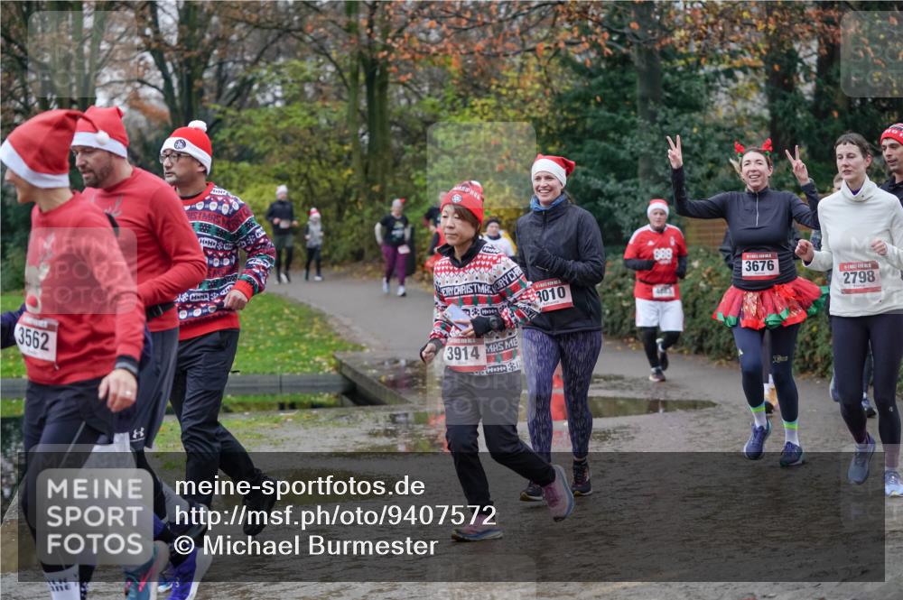 07.12.2025 - St. Pauli X-Mass-Run No. 15 Michael Burmester http://msf.ph/oto/9407572 07.12.2025 11:25:00 Laufen 3562, 8, 3914, 3010, 888, 4643, 3676, 2798 meine-sportfotos.de