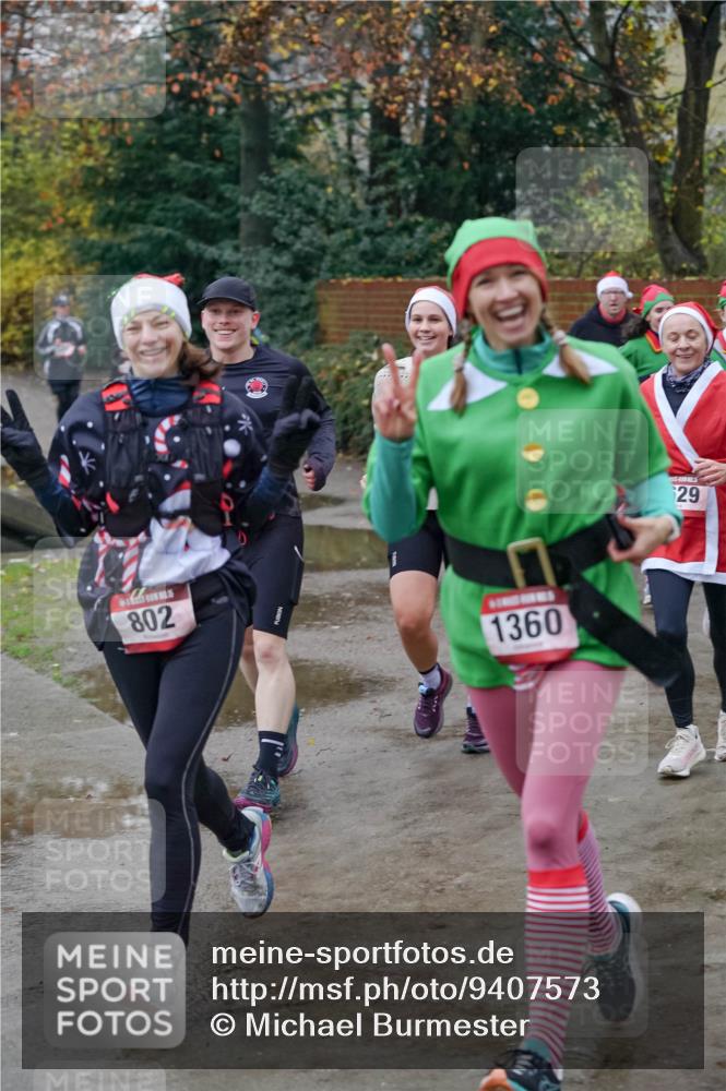 07.12.2025 - St. Pauli X-Mass-Run No. 15 Michael Burmester http://msf.ph/oto/9407573 07.12.2025 09:42:05 Laufen 802, 1360, 29 meine-sportfotos.de