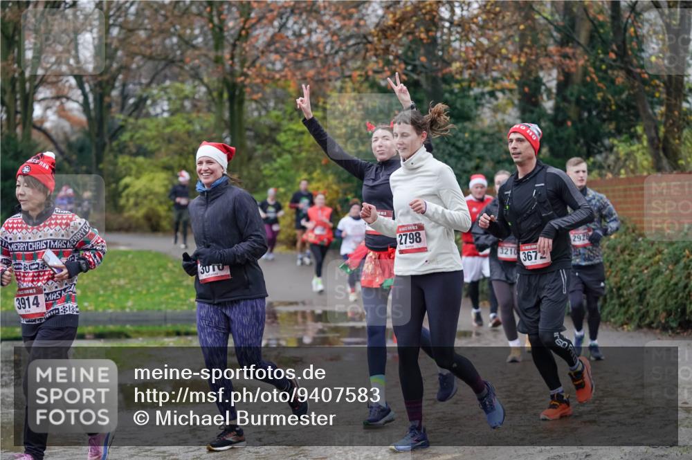 07.12.2025 - St. Pauli X-Mass-Run No. 15 Michael Burmester http://msf.ph/oto/9407583 07.12.2025 11:25:01 Laufen 3914, 30, 2798, 2928, 3210, 3672, 50 meine-sportfotos.de