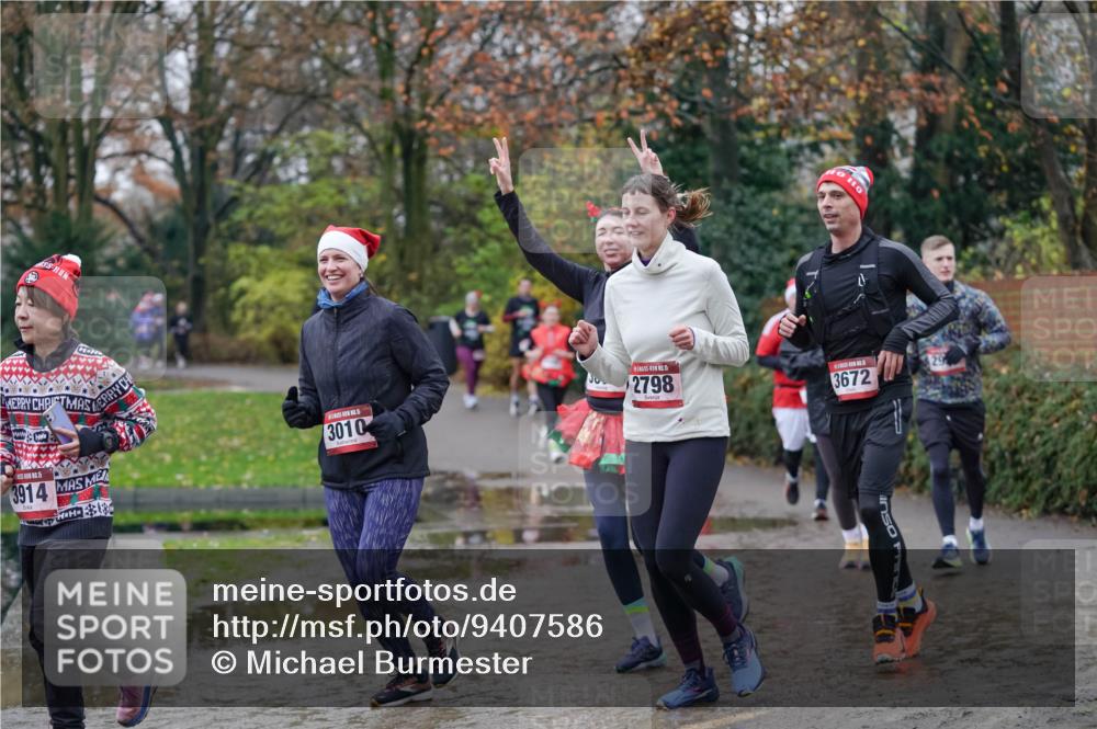 07.12.2025 - St. Pauli X-Mass-Run No. 15 Michael Burmester http://msf.ph/oto/9407586 07.12.2025 11:25:01 Laufen 15, 3914, 3010, 15, 2798, 3672, 29 meine-sportfotos.de