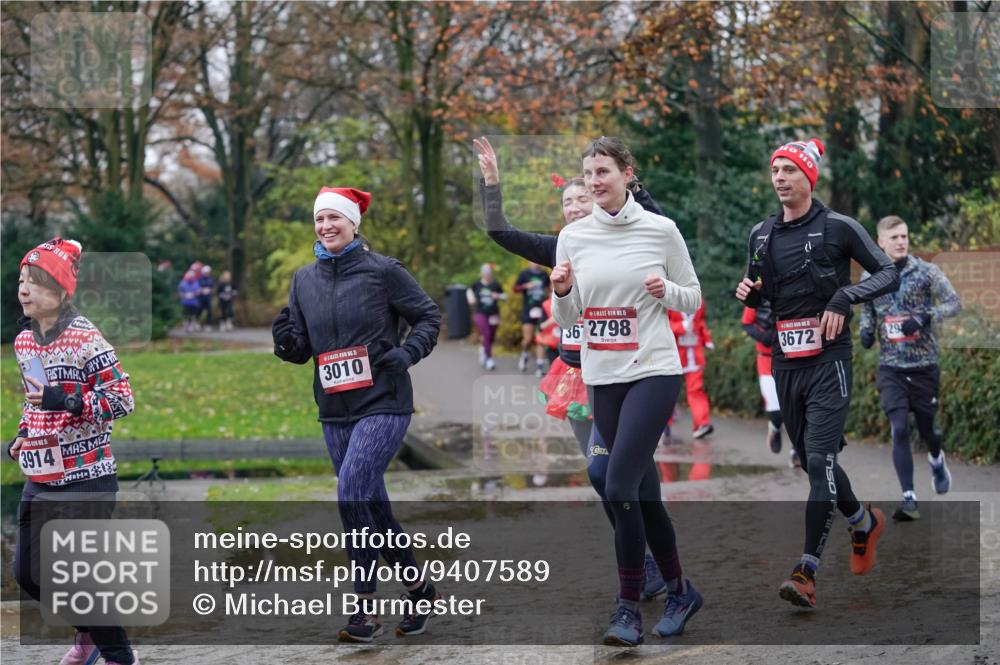 07.12.2025 - St. Pauli X-Mass-Run No. 15 Michael Burmester http://msf.ph/oto/9407589 07.12.2025 11:25:01 Laufen 2440, 3914, 5, 3010, 15, 36, 2798, 3672, 295 meine-sportfotos.de