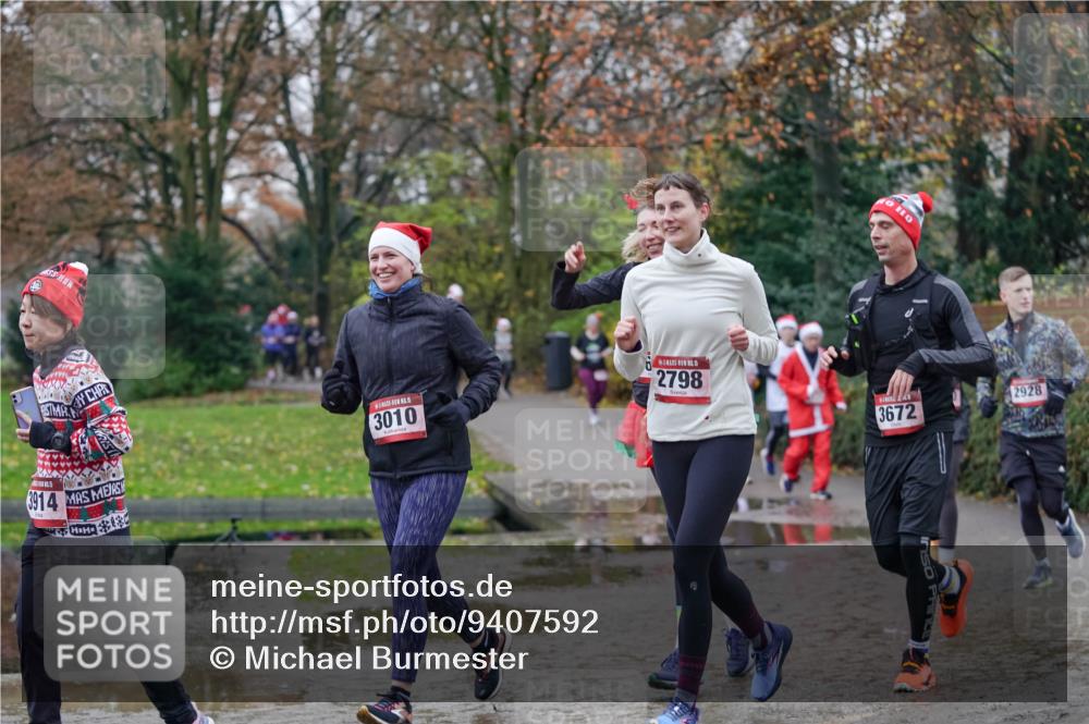 07.12.2025 - St. Pauli X-Mass-Run No. 15 Michael Burmester http://msf.ph/oto/9407592 07.12.2025 11:25:01 Laufen 3914, 3010, 15, 2798, 3672, 2928 meine-sportfotos.de