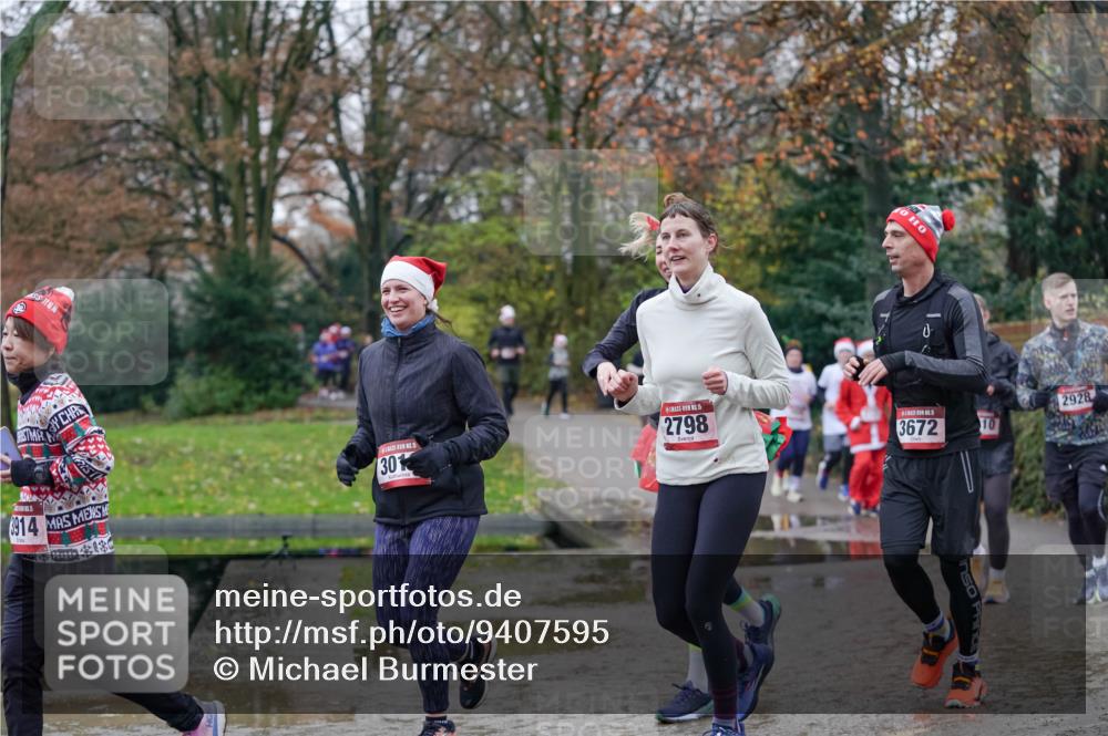 07.12.2025 - St. Pauli X-Mass-Run No. 15 Michael Burmester http://msf.ph/oto/9407595 07.12.2025 11:25:01 Laufen 6914, 15, 30, 15, 2798, 0, 2928, 3672, 10 meine-sportfotos.de