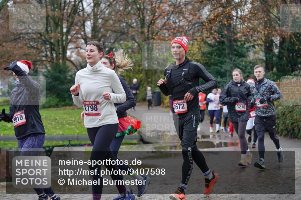 07.12.2025 - St. Pauli X-Mass-Run No. 15 Michael Burmester http://msf.ph/oto/9407598 07.12.2025 11:25:02 Laufen 3010, 15, 2798, 15, 3672, 3210 meine-sportfotos.de