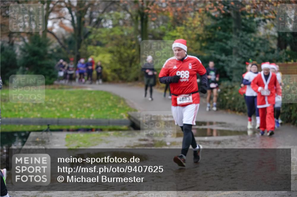 07.12.2025 - St. Pauli X-Mass-Run No. 15 Michael Burmester http://msf.ph/oto/9407625 07.12.2025 11:25:04 Laufen 880, 4883 meine-sportfotos.de