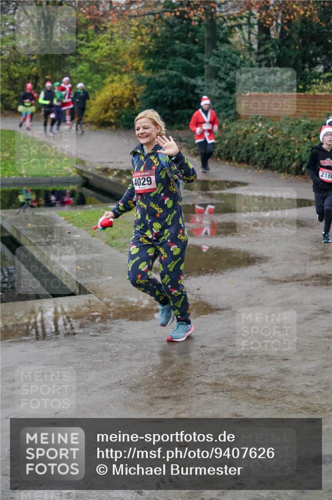 07.12.2025 - St. Pauli X-Mass-Run No. 15 Michael Burmester http://msf.ph/oto/9407626 07.12.2025 09:42:10 Laufen 2186, 4029 meine-sportfotos.de
