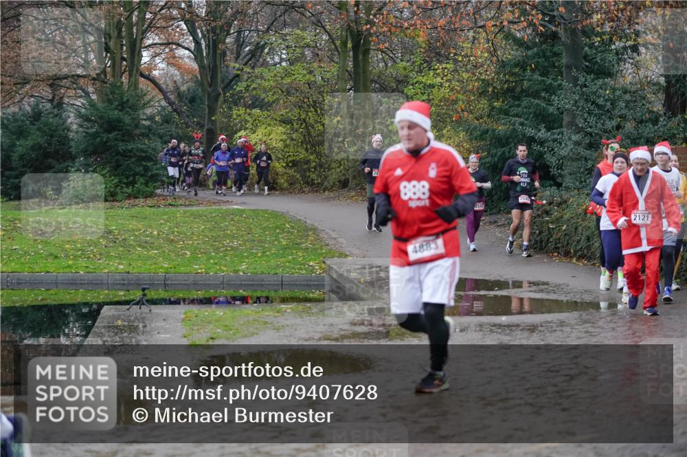 07.12.2025 - St. Pauli X-Mass-Run No. 15 Michael Burmester http://msf.ph/oto/9407628 07.12.2025 11:25:04 Laufen 888, 2547, 4883, 2121 meine-sportfotos.de