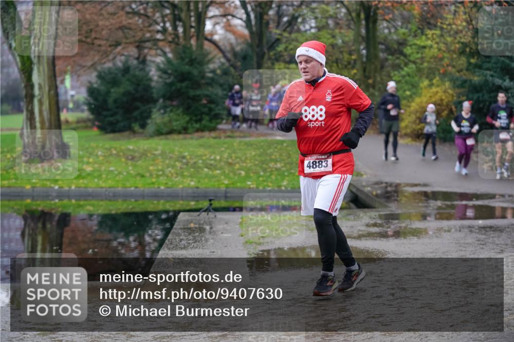 07.12.2025 - St. Pauli X-Mass-Run No. 15 Michael Burmester http://msf.ph/oto/9407630 07.12.2025 11:25:05 Laufen 888, 15, 4883 meine-sportfotos.de