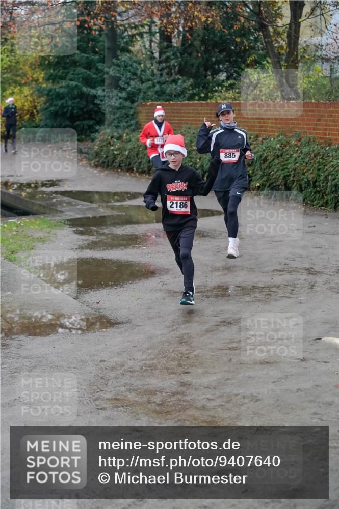 07.12.2025 - St. Pauli X-Mass-Run No. 15 Michael Burmester http://msf.ph/oto/9407640 07.12.2025 09:42:11 Laufen 24727, 885, 2186 meine-sportfotos.de