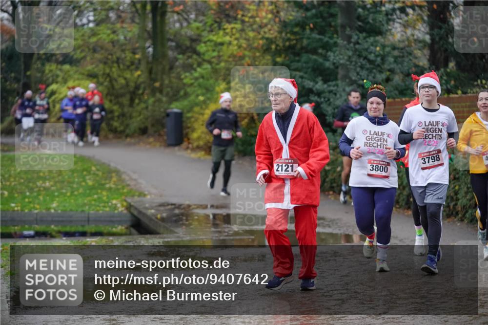 07.12.2025 - St. Pauli X-Mass-Run No. 15 Michael Burmester http://msf.ph/oto/9407642 07.12.2025 11:25:06 Laufen 15, 2121, 2025, 5, 3798, 3800 meine-sportfotos.de