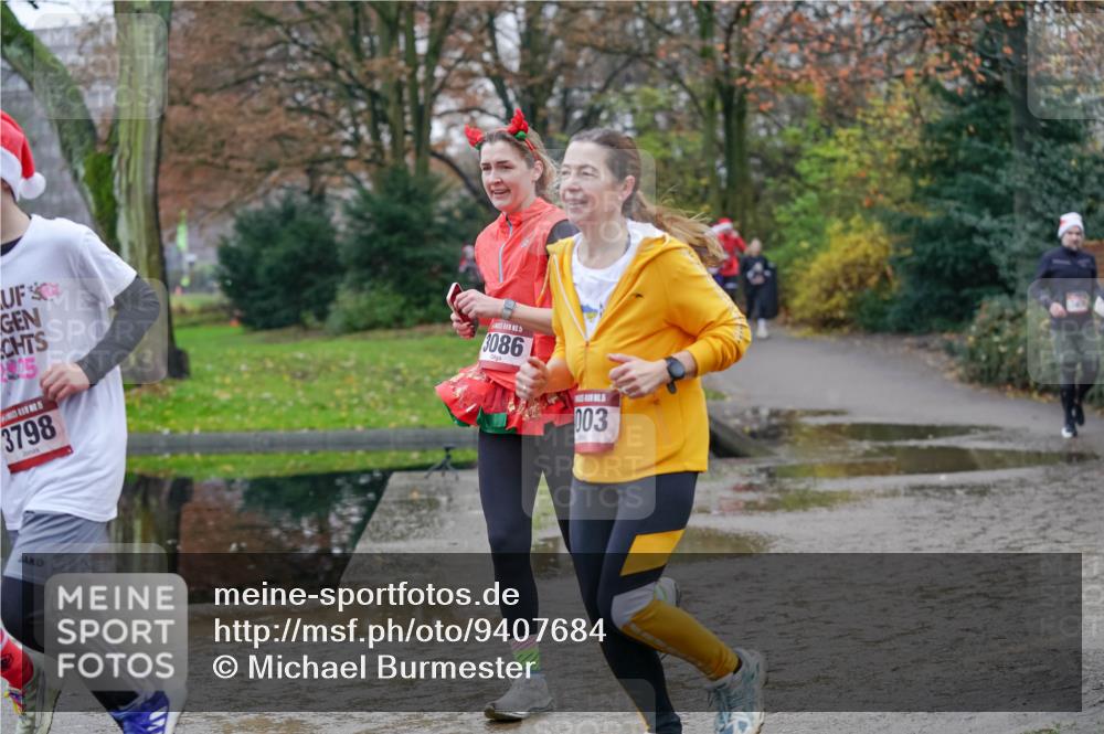 07.12.2025 - St. Pauli X-Mass-Run No. 15 Michael Burmester http://msf.ph/oto/9407684 07.12.2025 11:25:10 Laufen 5, 3798, 3086, 003 meine-sportfotos.de