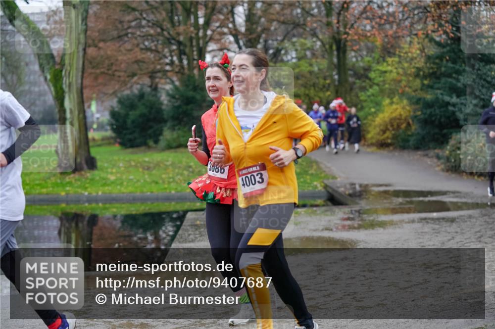 07.12.2025 - St. Pauli X-Mass-Run No. 15 Michael Burmester http://msf.ph/oto/9407687 07.12.2025 11:25:10 Laufen 3086, 4003 meine-sportfotos.de
