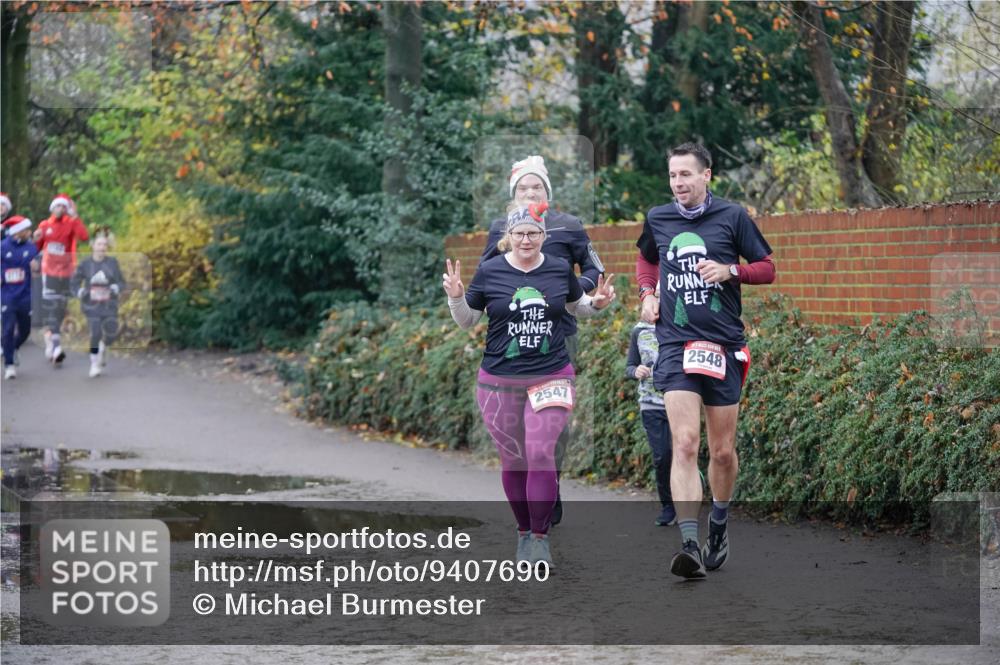 07.12.2025 - St. Pauli X-Mass-Run No. 15 Michael Burmester http://msf.ph/oto/9407690 07.12.2025 11:25:11 Laufen 2548, 2547 meine-sportfotos.de