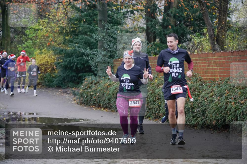 07.12.2025 - St. Pauli X-Mass-Run No. 15 Michael Burmester http://msf.ph/oto/9407699 07.12.2025 11:25:11 Laufen 2547, 2548 meine-sportfotos.de