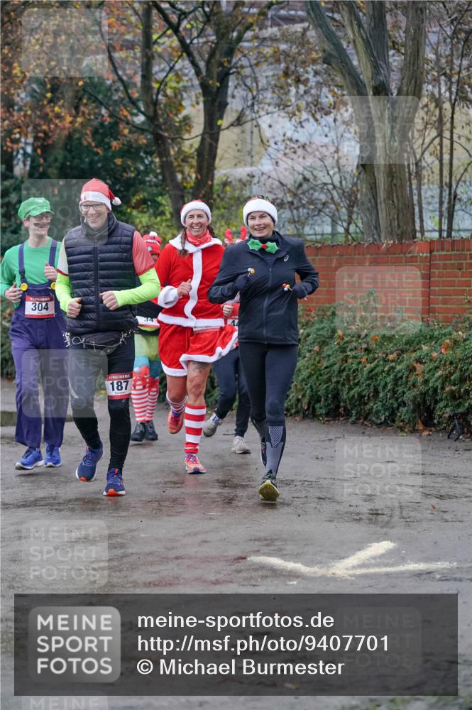 07.12.2025 - St. Pauli X-Mass-Run No. 15 Michael Burmester http://msf.ph/oto/9407701 07.12.2025 09:42:20 Laufen 304, 187 meine-sportfotos.de