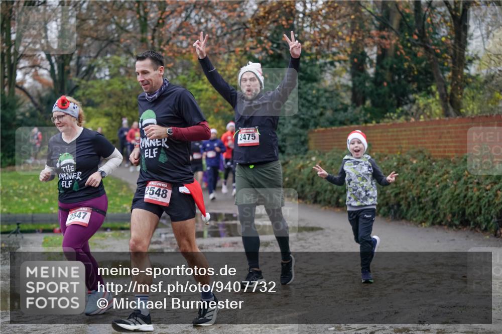 07.12.2025 - St. Pauli X-Mass-Run No. 15 Michael Burmester http://msf.ph/oto/9407732 07.12.2025 11:25:14 Laufen 15, 2548, 2547, 2475 meine-sportfotos.de
