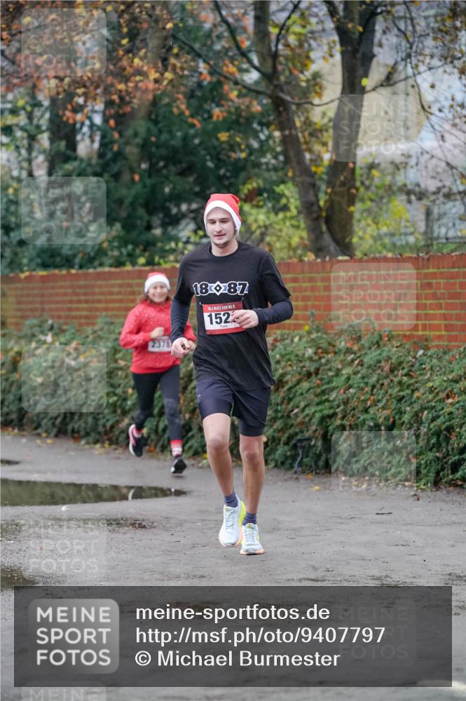 07.12.2025 - St. Pauli X-Mass-Run No. 15 Michael Burmester http://msf.ph/oto/9407797 07.12.2025 09:42:39 Laufen 2378, 1887, 15, 152 meine-sportfotos.de
