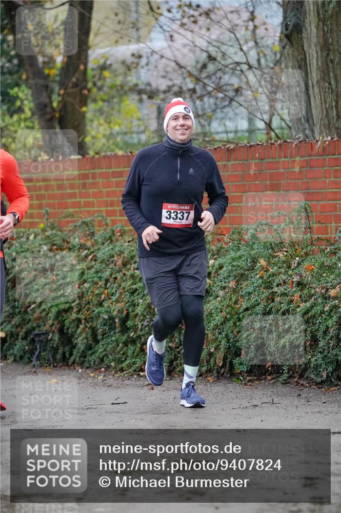 07.12.2025 - St. Pauli X-Mass-Run No. 15 Michael Burmester http://msf.ph/oto/9407824 07.12.2025 09:42:45 Laufen 15, 3337 meine-sportfotos.de