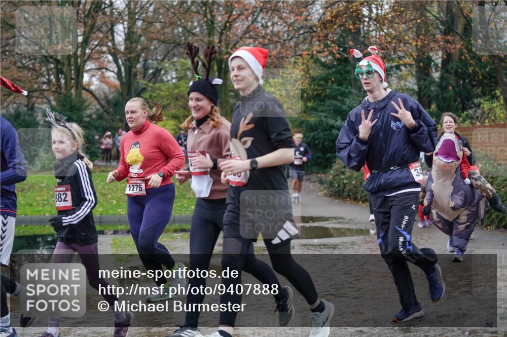 07.12.2025 - St. Pauli X-Mass-Run No. 15 Michael Burmester http://msf.ph/oto/9407888 07.12.2025 11:25:27 Laufen 1276, 382, 34 meine-sportfotos.de