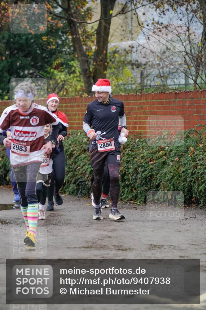 07.12.2025 - St. Pauli X-Mass-Run No. 15 Michael Burmester http://msf.ph/oto/9407938 07.12.2025 09:42:57 Laufen 2983, 93, 5, 2894 meine-sportfotos.de