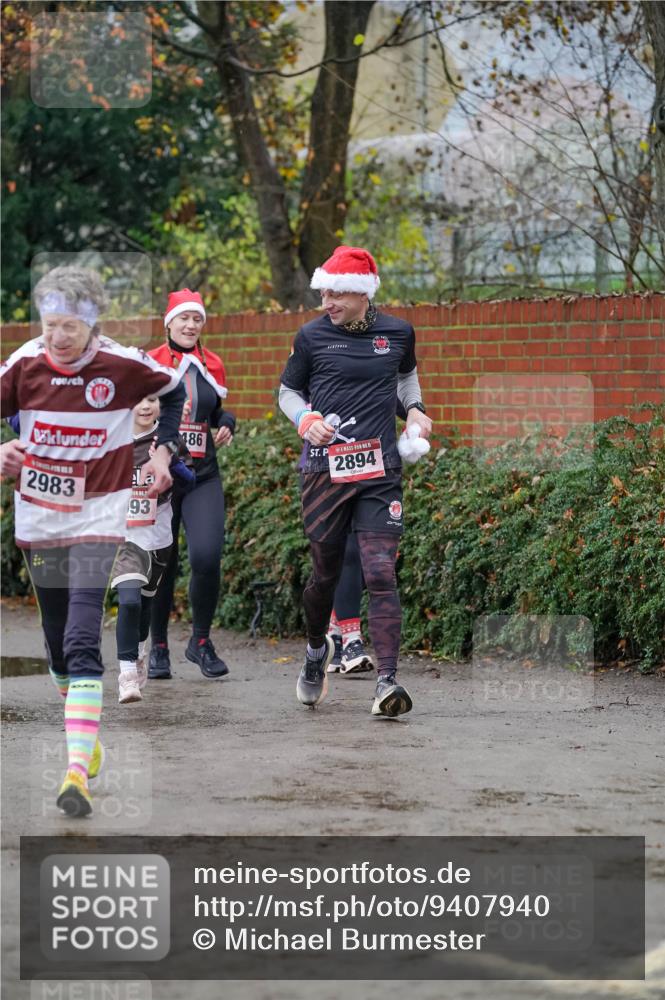 07.12.2025 - St. Pauli X-Mass-Run No. 15 Michael Burmester http://msf.ph/oto/9407940 07.12.2025 09:42:57 Laufen 2983, 93, 486, 5, 2894 meine-sportfotos.de