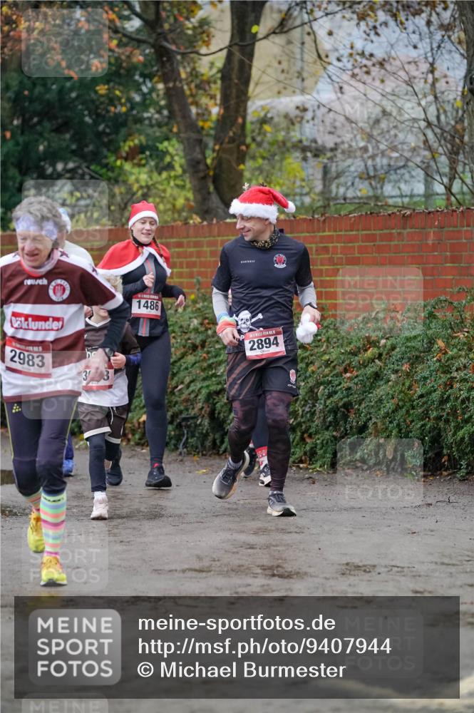 07.12.2025 - St. Pauli X-Mass-Run No. 15 Michael Burmester http://msf.ph/oto/9407944 07.12.2025 09:42:57 Laufen 1486, 2983, 3, 3, 2894 meine-sportfotos.de