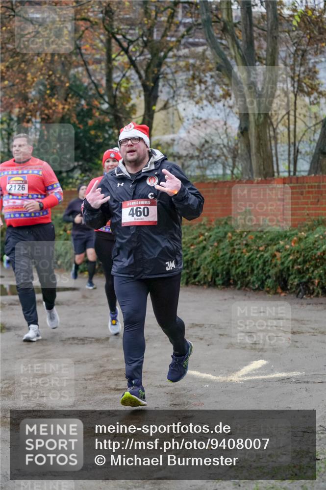 07.12.2025 - St. Pauli X-Mass-Run No. 15 Michael Burmester http://msf.ph/oto/9408007 07.12.2025 09:43:04 Laufen 2126, 404040, 15, 460 meine-sportfotos.de