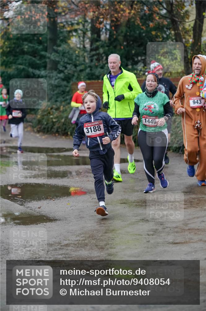 07.12.2025 - St. Pauli X-Mass-Run No. 15 Michael Burmester http://msf.ph/oto/9408054 07.12.2025 09:43:09 Laufen 943, 15, 3188, 1449 meine-sportfotos.de