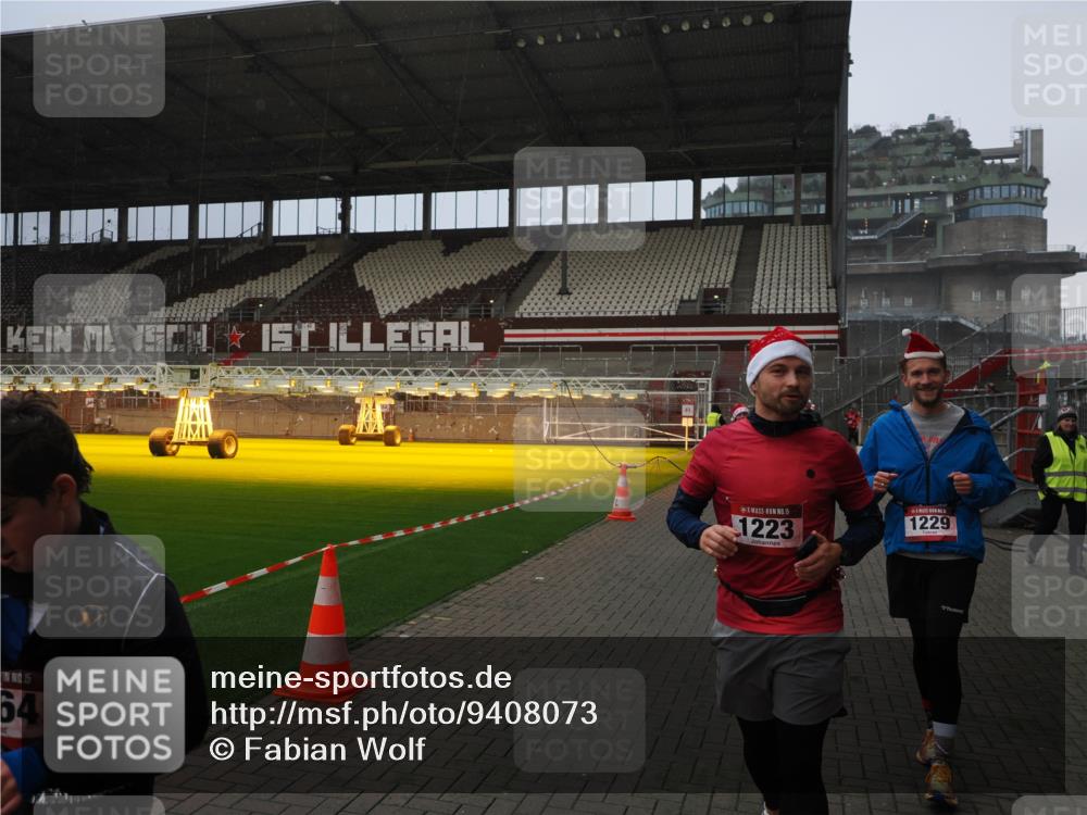07.12.2025 - St. Pauli X-Mass-Run No. 15 Fabian Wolf http://msf.ph/oto/9408073 07.12.2025 11:06:32 Ziel 474, 486, 565, 1285, 1286, 1440, 1442, 1556, 1564 meine-sportfotos.de