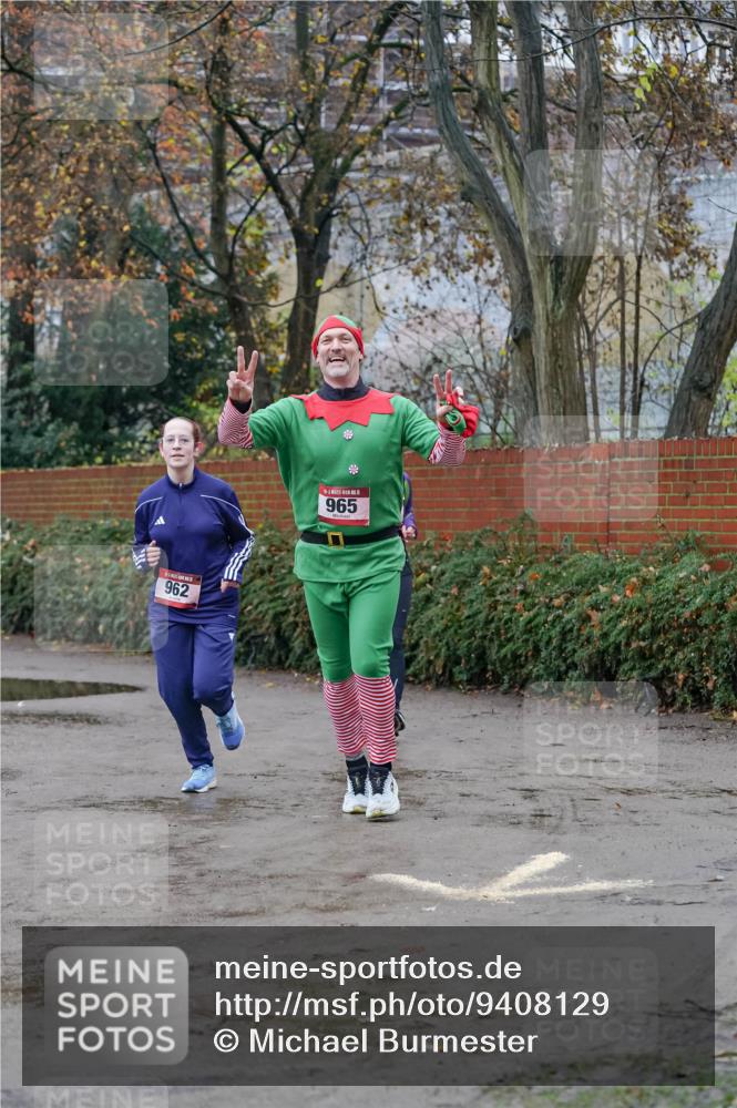 07.12.2025 - St. Pauli X-Mass-Run No. 15 Michael Burmester http://msf.ph/oto/9408129 07.12.2025 09:43:17 Laufen 962, 15, 965 meine-sportfotos.de