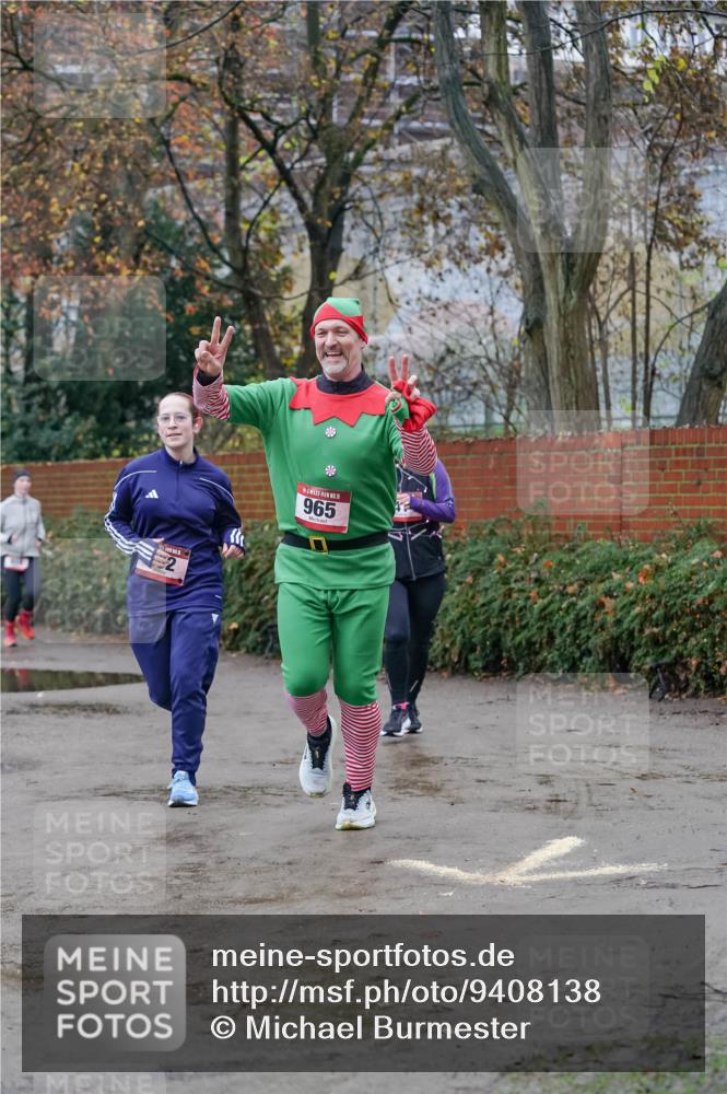 07.12.2025 - St. Pauli X-Mass-Run No. 15 Michael Burmester http://msf.ph/oto/9408138 07.12.2025 09:43:17 Laufen 965 meine-sportfotos.de