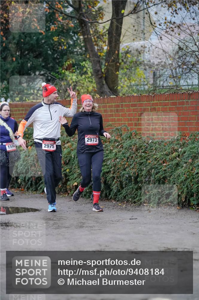 07.12.2025 - St. Pauli X-Mass-Run No. 15 Michael Burmester http://msf.ph/oto/9408184 07.12.2025 09:43:25 Laufen 1594, 2975, 2973 meine-sportfotos.de