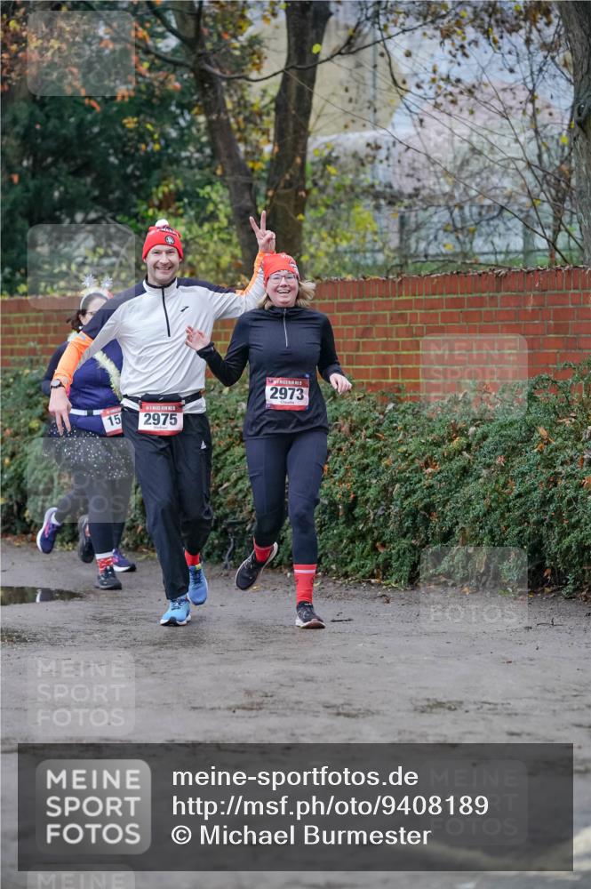 07.12.2025 - St. Pauli X-Mass-Run No. 15 Michael Burmester http://msf.ph/oto/9408189 07.12.2025 09:43:26 Laufen 15, 5, 2975, 2973 meine-sportfotos.de
