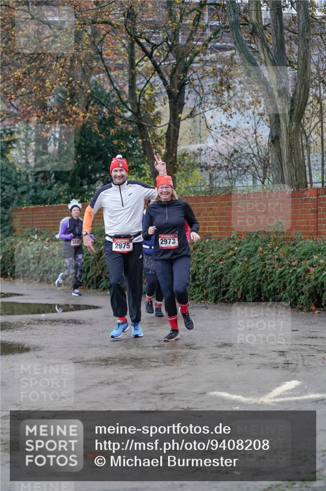 07.12.2025 - St. Pauli X-Mass-Run No. 15 Michael Burmester http://msf.ph/oto/9408208 07.12.2025 09:43:27 Laufen 3892, 2973, 2975 meine-sportfotos.de