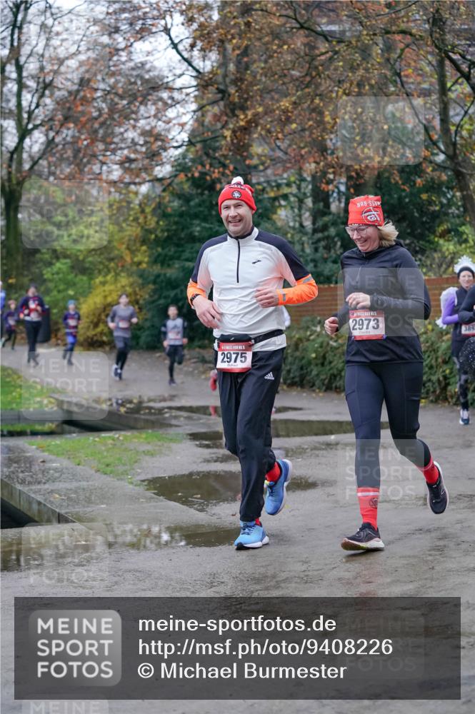07.12.2025 - St. Pauli X-Mass-Run No. 15 Michael Burmester http://msf.ph/oto/9408226 07.12.2025 09:43:28 Laufen 15, 2975, 15, 2973, 389 meine-sportfotos.de