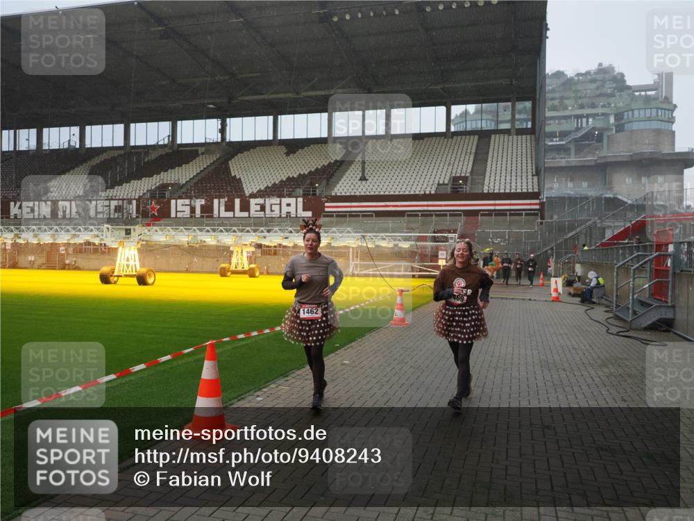 07.12.2025 - St. Pauli X-Mass-Run No. 15 Fabian Wolf http://msf.ph/oto/9408243 07.12.2025 11:06:54 Ziel 595, 1462, 1469, 1708, 4582, 4588 meine-sportfotos.de