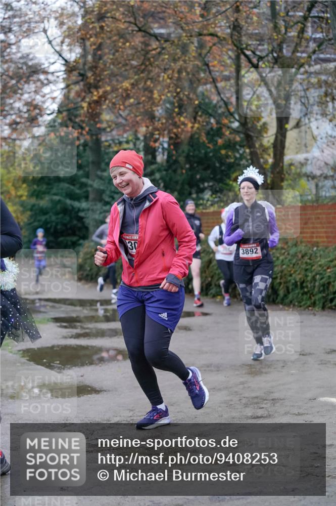 07.12.2025 - St. Pauli X-Mass-Run No. 15 Michael Burmester http://msf.ph/oto/9408253 07.12.2025 09:43:31 Laufen 30, 3892 meine-sportfotos.de