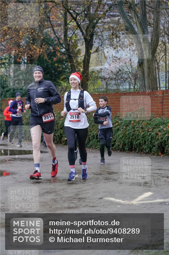 07.12.2025 - St. Pauli X-Mass-Run No. 15 Michael Burmester http://msf.ph/oto/9408289 07.12.2025 09:43:34 Laufen 2514, 2510 meine-sportfotos.de