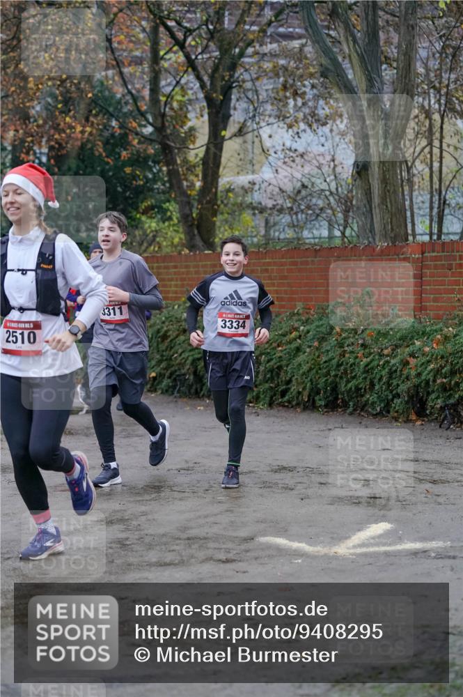 07.12.2025 - St. Pauli X-Mass-Run No. 15 Michael Burmester http://msf.ph/oto/9408295 07.12.2025 09:43:35 Laufen 2510, 3311, 3334 meine-sportfotos.de