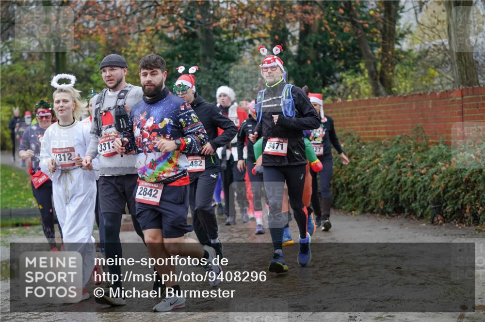 07.12.2025 - St. Pauli X-Mass-Run No. 15 Michael Burmester http://msf.ph/oto/9408296 07.12.2025 11:26:04 Laufen 312, 3313, 5, 2842, 482, 3471, 127 meine-sportfotos.de
