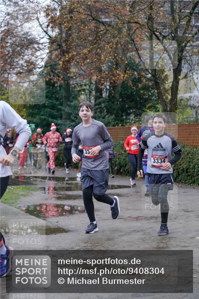 07.12.2025 - St. Pauli X-Mass-Run No. 15 Michael Burmester http://msf.ph/oto/9408304 07.12.2025 09:43:36 Laufen 33, 3537, 53, 5, 3334 meine-sportfotos.de