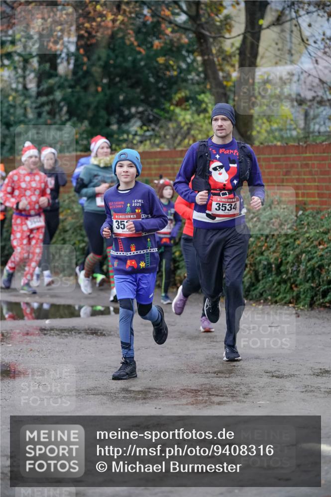07.12.2025 - St. Pauli X-Mass-Run No. 15 Michael Burmester http://msf.ph/oto/9408316 07.12.2025 09:43:37 Laufen 2025, 15, 35, 3534 meine-sportfotos.de