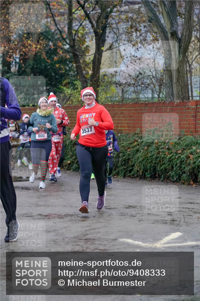 07.12.2025 - St. Pauli X-Mass-Run No. 15 Michael Burmester http://msf.ph/oto/9408333 07.12.2025 09:43:39 Laufen 800, 3944, 3537, 35 meine-sportfotos.de