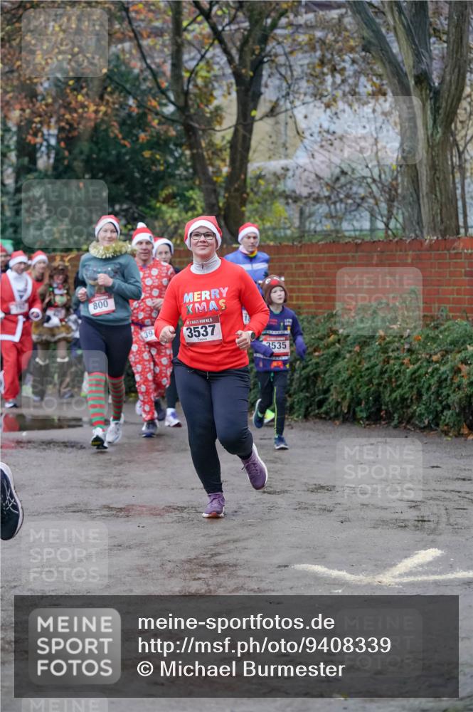 07.12.2025 - St. Pauli X-Mass-Run No. 15 Michael Burmester http://msf.ph/oto/9408339 07.12.2025 09:43:39 Laufen 800, 39, 15, 3537, 3535 meine-sportfotos.de