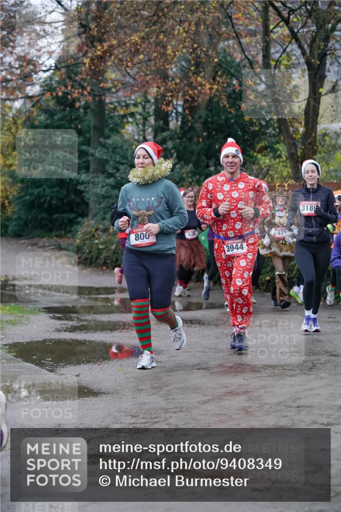 07.12.2025 - St. Pauli X-Mass-Run No. 15 Michael Burmester http://msf.ph/oto/9408349 07.12.2025 09:43:41 Laufen 800, 3944, 421, 3189 meine-sportfotos.de