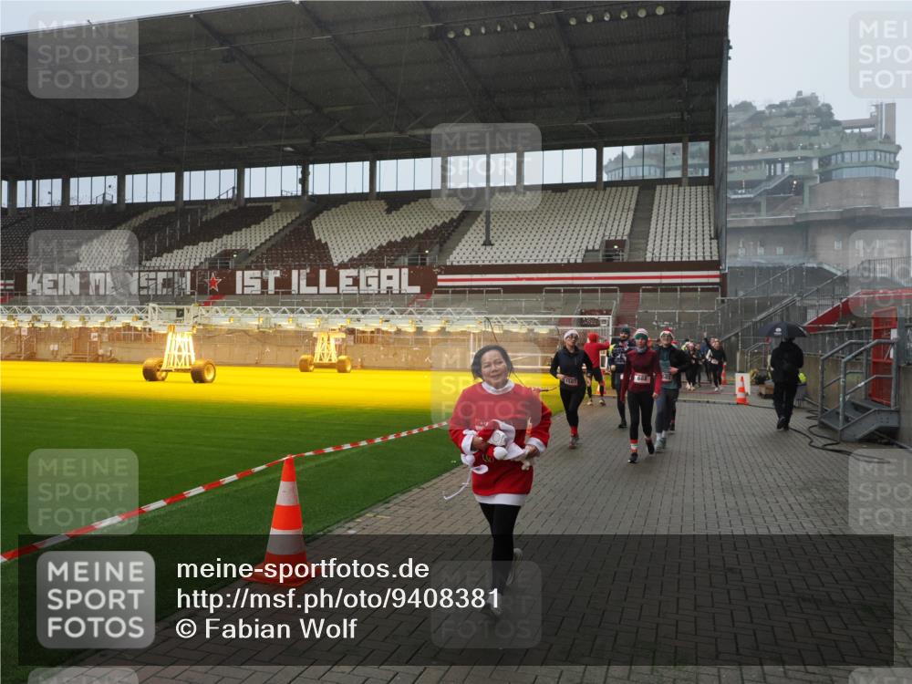 07.12.2025 - St. Pauli X-Mass-Run No. 15 Fabian Wolf http://msf.ph/oto/9408381 07.12.2025 11:07:15 Ziel 281, 342, 344, 490, 591, 596, 603, 621, 622, 688, 1202, 1206, 1585, 1587, 1634, 1666, 1751, 1861, 1862, 2403 meine-sportfotos.de