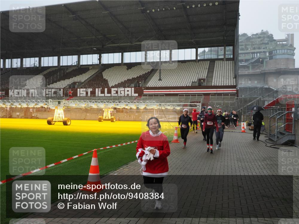 07.12.2025 - St. Pauli X-Mass-Run No. 15 Fabian Wolf http://msf.ph/oto/9408384 07.12.2025 11:07:15 Ziel 281, 342, 344, 490, 591, 596, 603, 621, 622, 688, 1202, 1206, 1585, 1587, 1634, 1666, 1751, 1861, 1862, 2403 meine-sportfotos.de