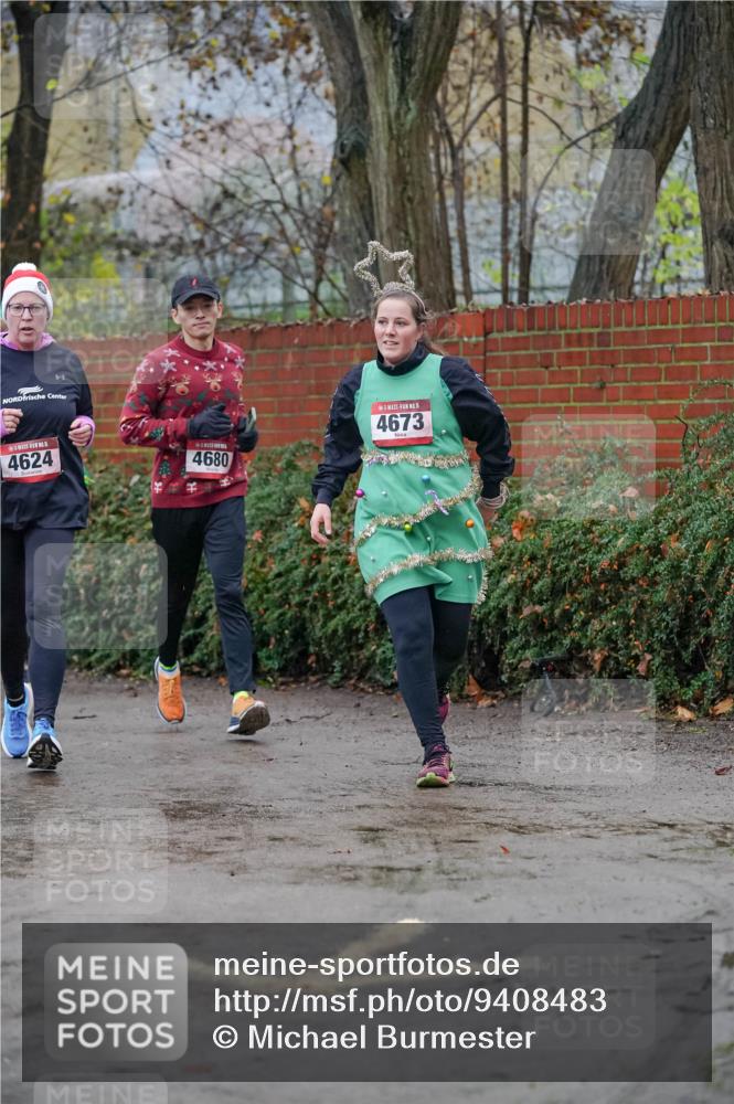 07.12.2025 - St. Pauli X-Mass-Run No. 15 Michael Burmester http://msf.ph/oto/9408483 07.12.2025 09:43:55 Laufen 15, 4624, 4680, 15, 4673 meine-sportfotos.de
