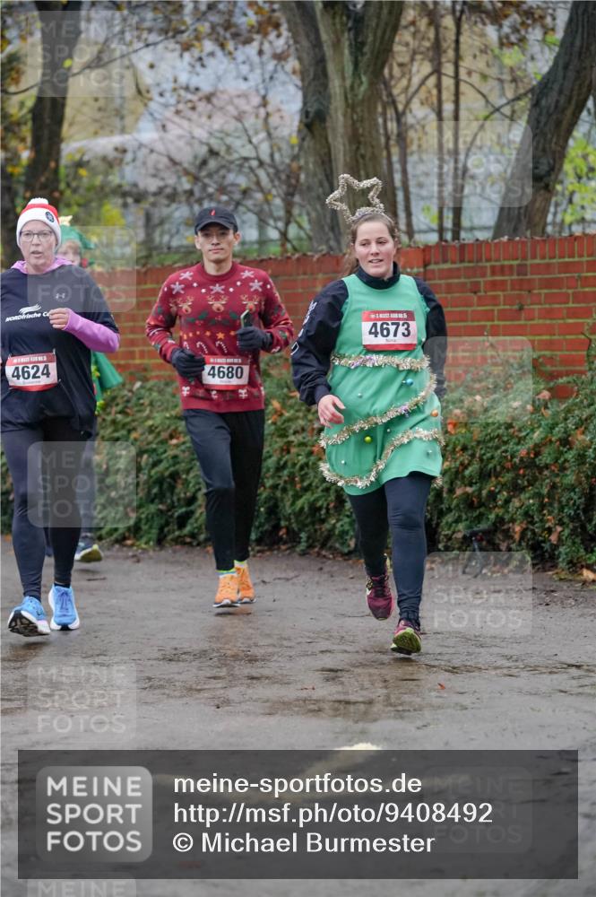 07.12.2025 - St. Pauli X-Mass-Run No. 15 Michael Burmester http://msf.ph/oto/9408492 07.12.2025 09:43:55 Laufen 4624, 4680, 4673 meine-sportfotos.de